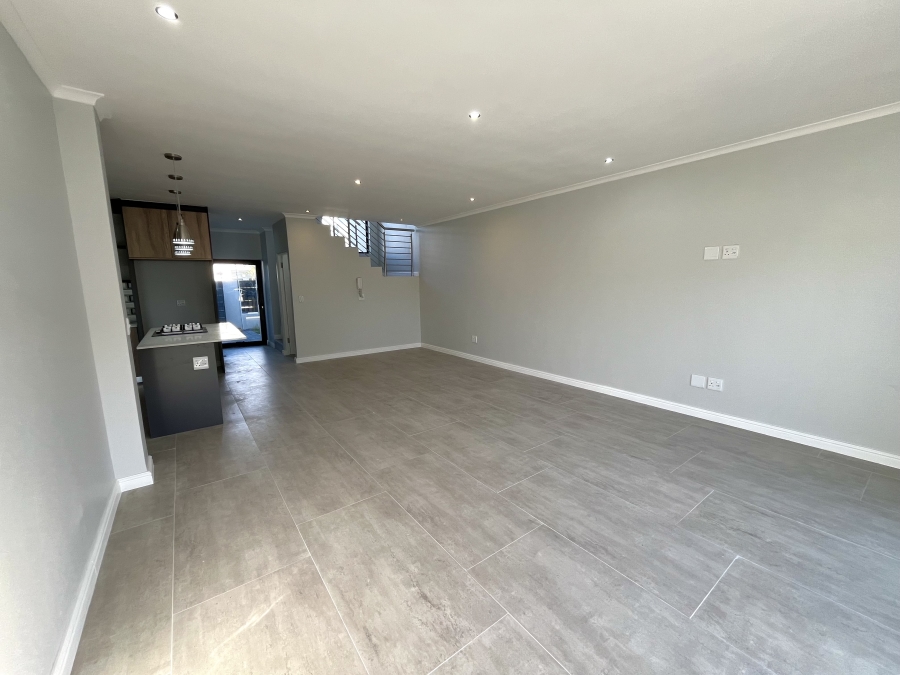 To Let 4 Bedroom Property for Rent in Sandown Western Cape